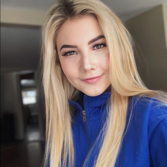 Meet your Posher, Gabrielle - Picture 1 of 1